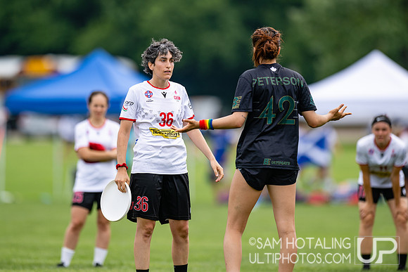 CUSB Shout vs Stella in pool play at World Ultimate Club Championships