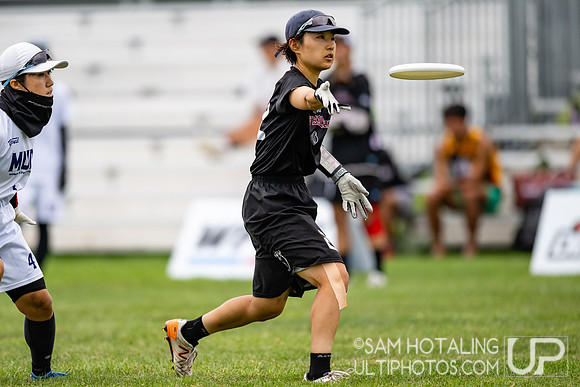 TOKYO Mavericks vs MUD in pool play at World Ultimate Club Championships