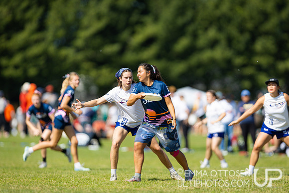 Saturday full coverage from USAU D-I College Championships, Tufts vs Santa Barbara