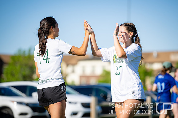 Women’s pool play at USAU DI College Championships