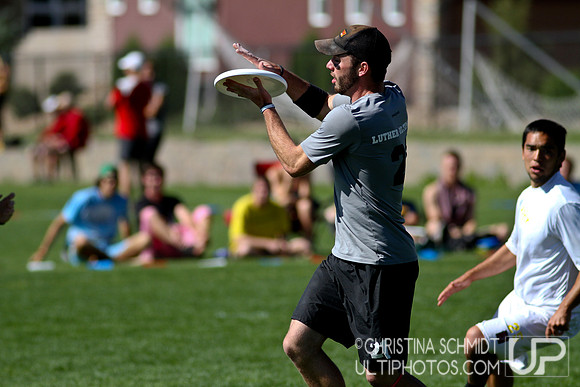 2012 USAU D-I College Championships Sunday Qtrs Action