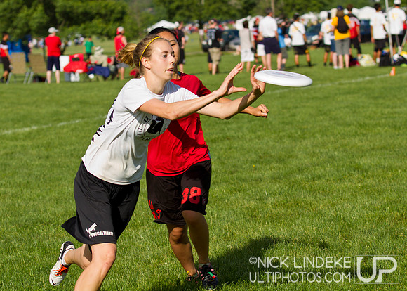2014 USAU D-I College Champs Sunday Action
