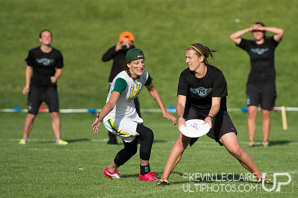 2012 USAU D-I College Championships Sunday Action