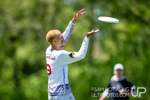 Pool play at USAU D1 College Championships