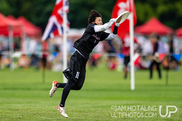 TOKYO Mavericks vs MUD in pool play at World Ultimate Club Championships