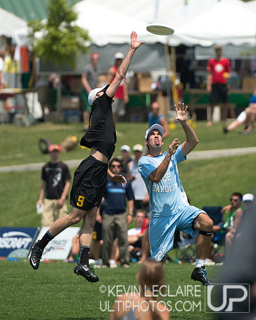 2012 USAU D-I College Championships Saturday Action