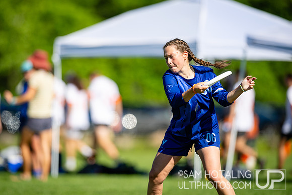 Women’s pool play at USAU DI College Championships