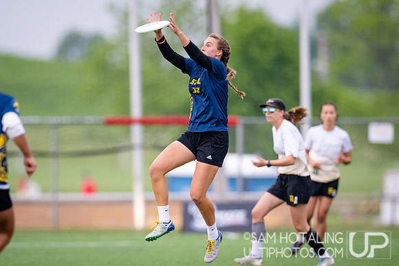 Pool play at USAU D1 College Championships