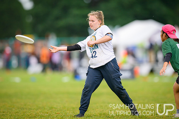 Haverford/Bryn Mawr Sneetches vs Mount Holyoke Daisy Chain in quarterfinals at USAU D-III College Championships