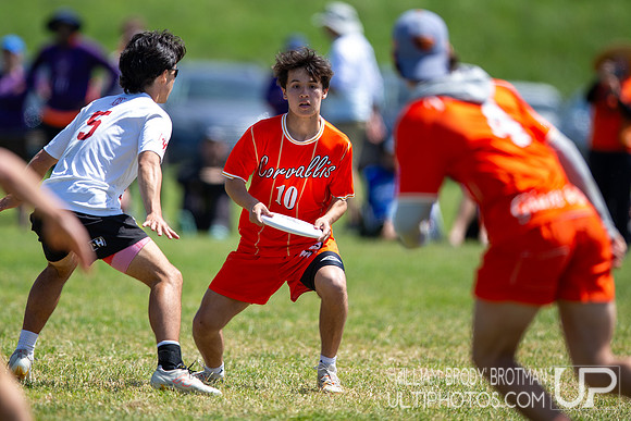 Day 2 of the USA Ultimate D-I College Championships