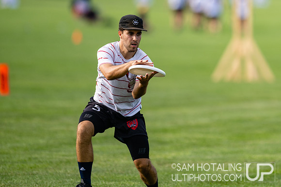 Clapham Ultimate vs Melbourne Ellipsis in pool play at World Ultimate Club Championships