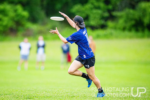 Women’s pool play at USAU DI College Championships
