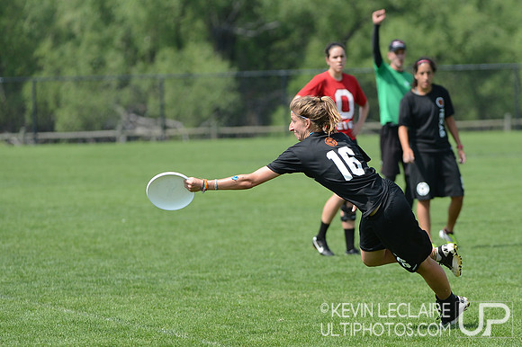2012 USAU D-I College Championships Saturday Action