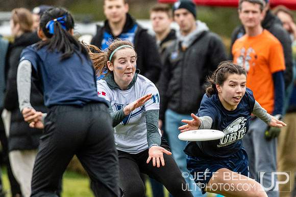 The ninth annual Douglas Bowl featuring UVIC and UBC Women’s and Open Ultimate teams.