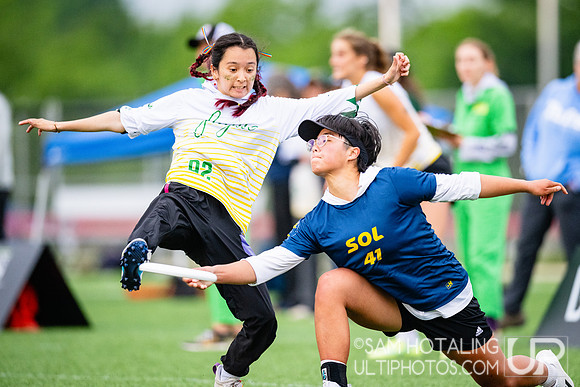Women’s pool play at USAU DI College Championships
