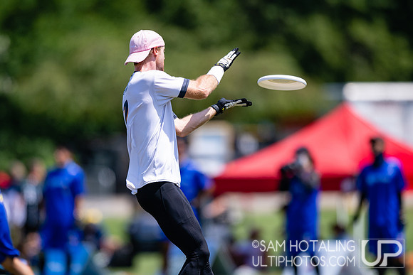 Buzz Bullets vs PoNY in quarterfinals at World Ultimate Club Championships