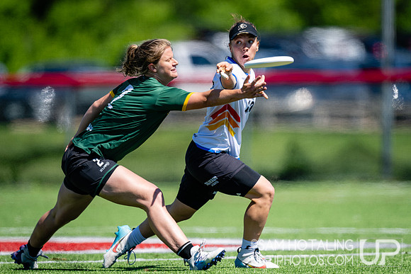 Pool play at USAU D1 College Championships