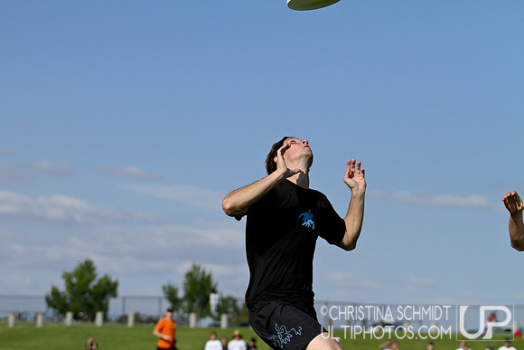 2012 USAU D-I College Championships Friday Round 1 Action