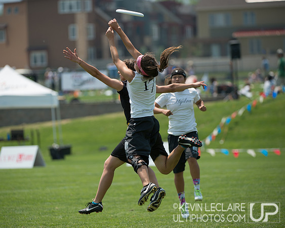 2012 USAU D-I College Championships Saturday Action