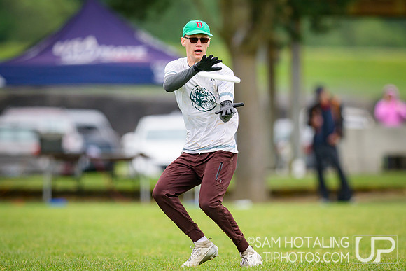 Lewis & Clark Bacchus vs Middlebury Pranksters (M) in finals at USAU D-III College Championships