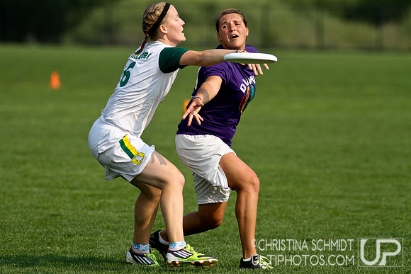 2012 USAU D-I College Championships Saturday Action