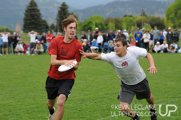 Saturday Photo Highlights Preview -- 2011 USAU College Championships