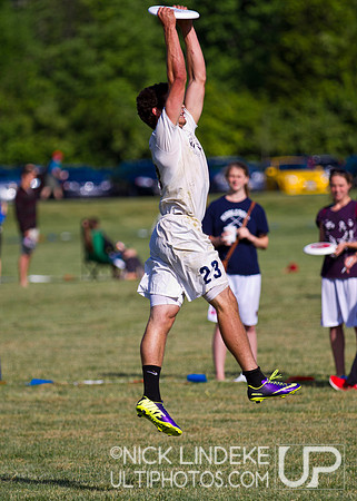 2014 USAU D-I College Champs Friday Action
