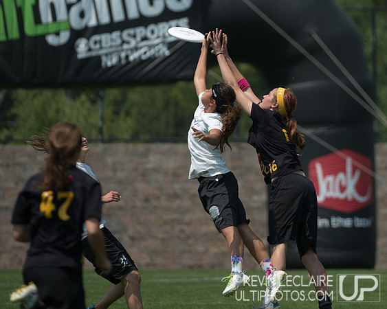 2012 USAU D-I College Championships Saturday Action