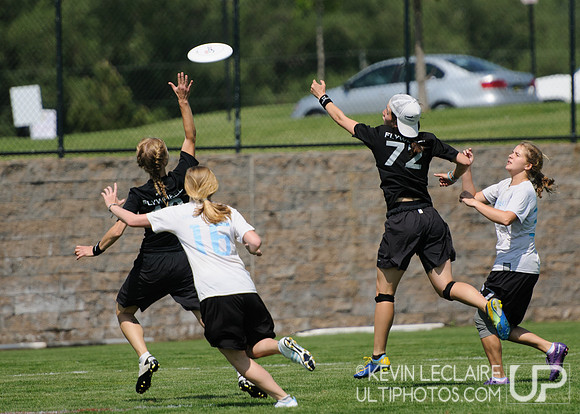 2012 USAU D-I College Championships Friday Action