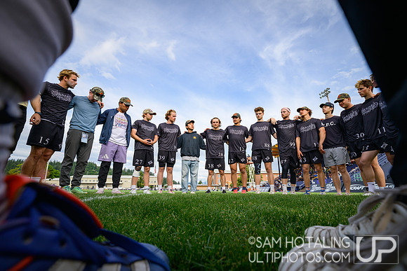 Carleton College CUT vs Massachusetts Zoodisc in semifinals at USAU D-I College Championships