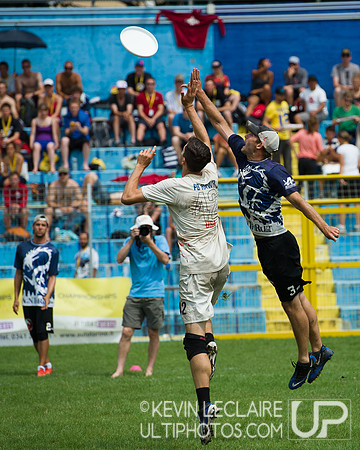 Drag'n Thrust vs. Polar Bears -- WUCC Mixed Final Action