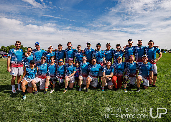 Archive - Team Photo. Aurora, CO: USAU Masters Championships 2025. Friday, July 18, 20
