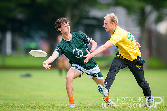 Pool play at USAU D-I College Championships