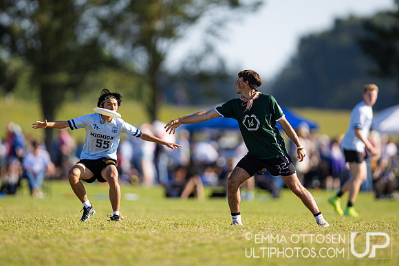 Saturday full coverage from USAU D-I College Championships, Western Washington vs Massachusetts