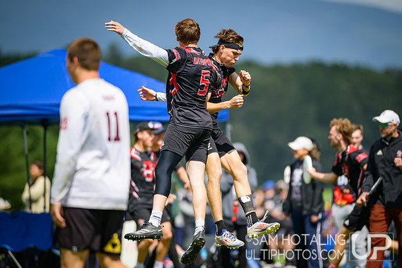 Davenport Panthers vs Elon Big Fat Bomb in quarterfinals at USAU D-III College Championships