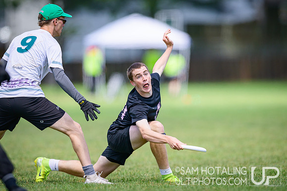 Lewis & Clark Bacchus vs Whitman Sweets in quarterfinals at USAU D-III College Championships