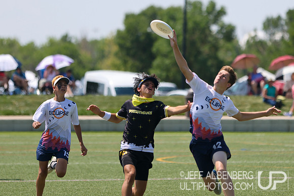 Pool play at USAU Youth Club Championships