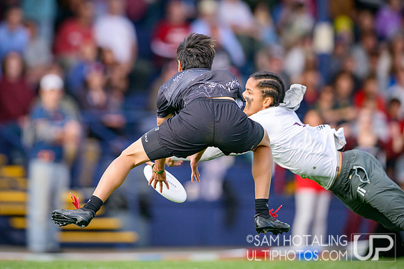 Carleton College CUT vs Massachusetts Zoodisc in semifinals at USAU D-I College Championships