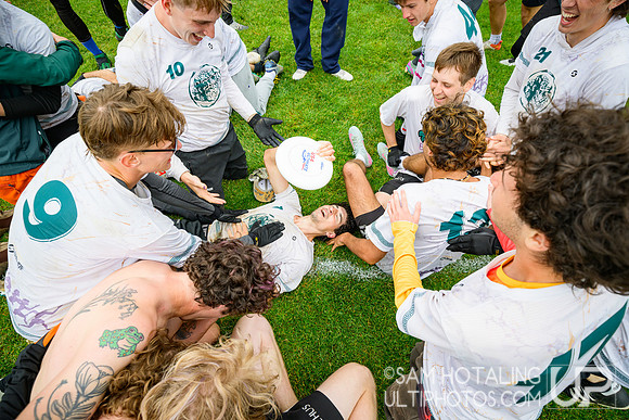 Highlights: Lewis & Clark Bacchus vs Middlebury Pranksters (M) in finals at USAU D-III College Championships