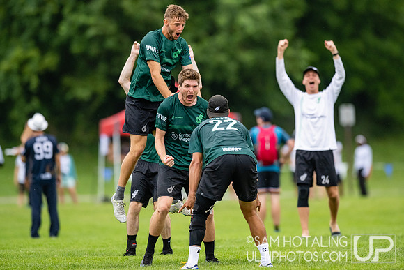 Gentle vs Guayota in pool play at World Ultimate Club Championships