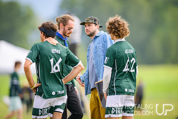 Pool play at USAU D-I College Championships
