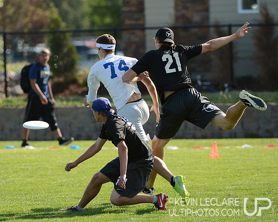 2012 USAU D-I College Championships Friday Action