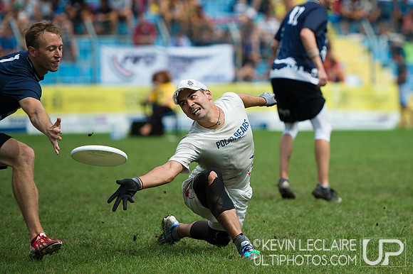 Drag'n Thrust vs. Polar Bears -- WUCC Mixed Final