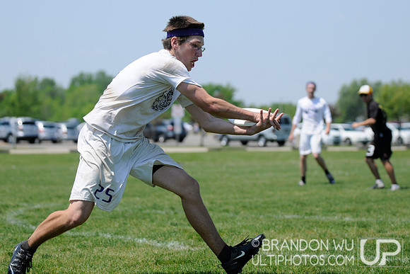 Saturday Open Pool Play & Crossovers - 2012 USAU D-III College Championships