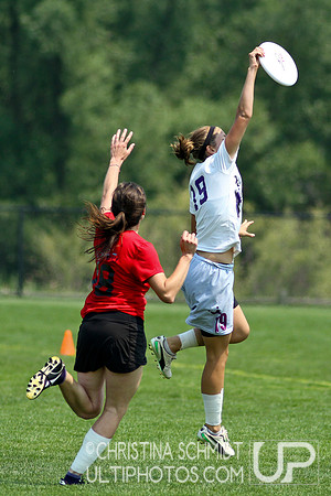 2012 USAU D-I College Championships Saturday Round 2 Action
