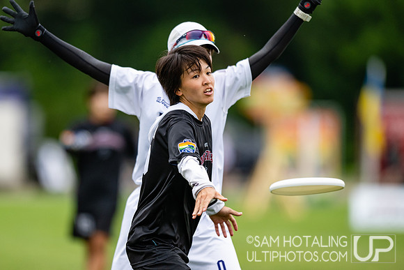TOKYO Mavericks vs MUD in pool play at World Ultimate Club Championships
