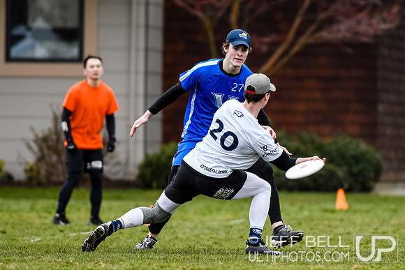The ninth annual Douglas Bowl featuring UVIC and UBC Women’s and Open Ultimate teams.