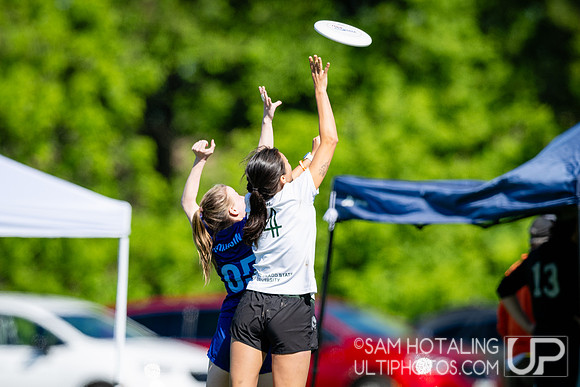 Women’s pool play at USAU DI College Championships