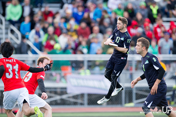 Nighthawks_Rainmakers_20140426_190551_JBP849