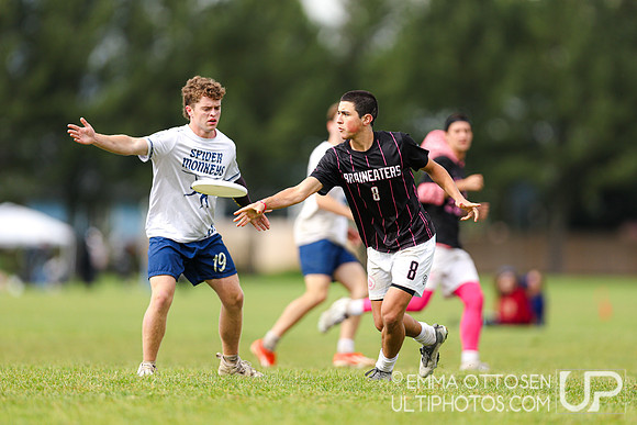 Saturday full coverage from USAU D-IIII College Championships, Pool Play Round 1: Claremont vs Richmond